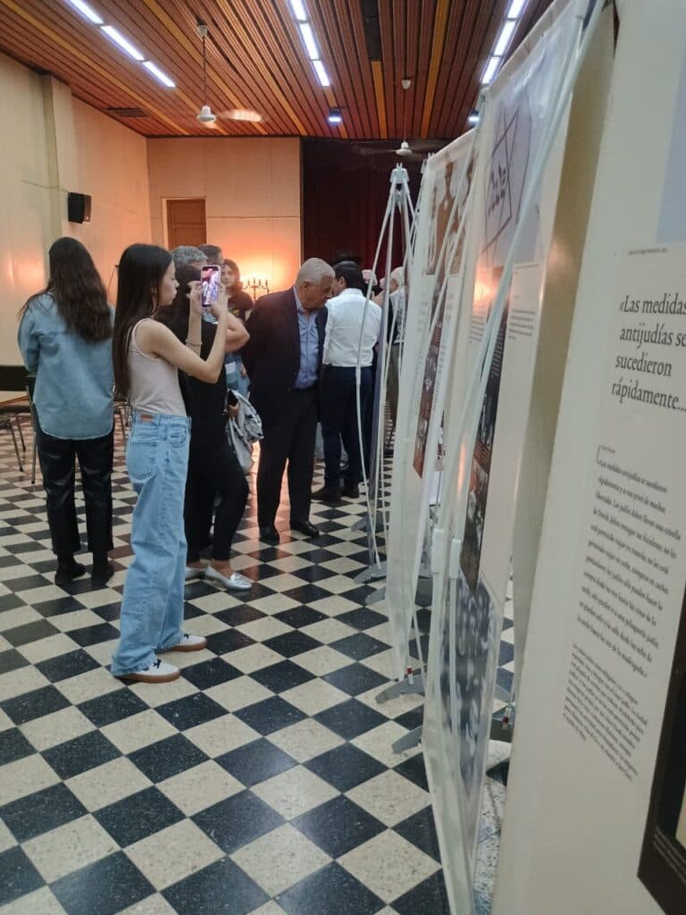 Se desarrolla en Concepción del Uruguay la muestra itinerante Ana Frank