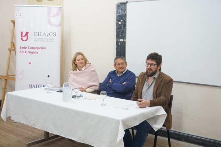 Se presentó la nueva revista científica del IIE-AGMER y la FHAyCS-UADER