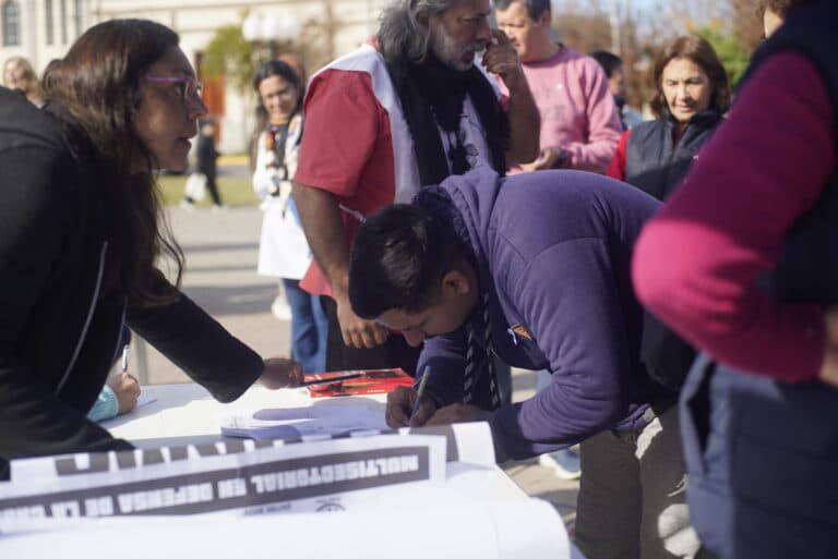 Seguimos juntando firmas, porque LA CAJA ES NUESTRA Y NO SE TOCA