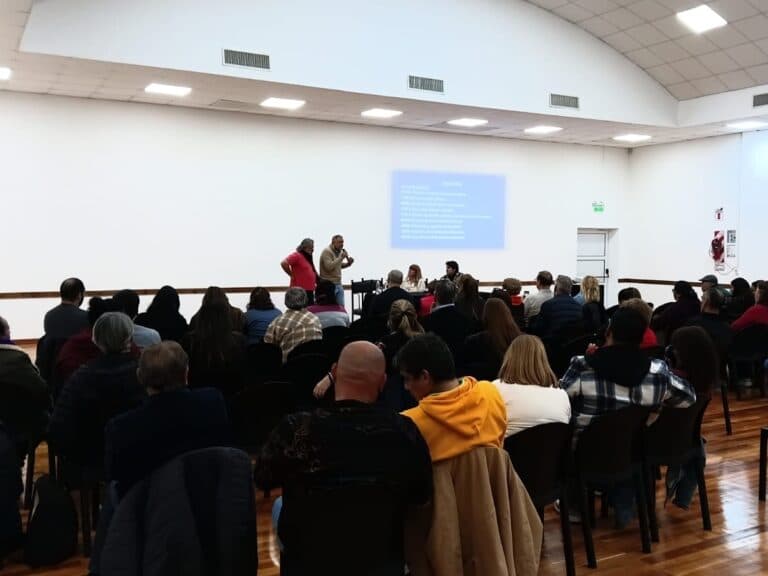 Charla debate sobre la reforma previsional en Villaguay