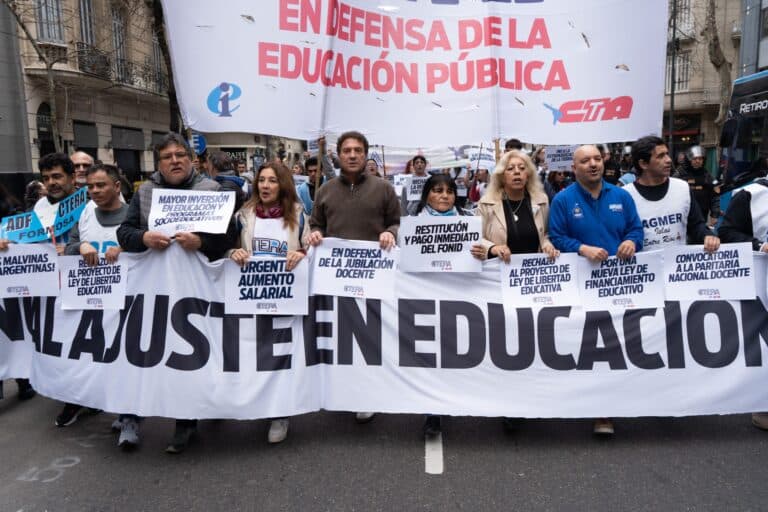 Con un paro y movilización nacional, CTERA reclamó a Nación por los salarios docentes
