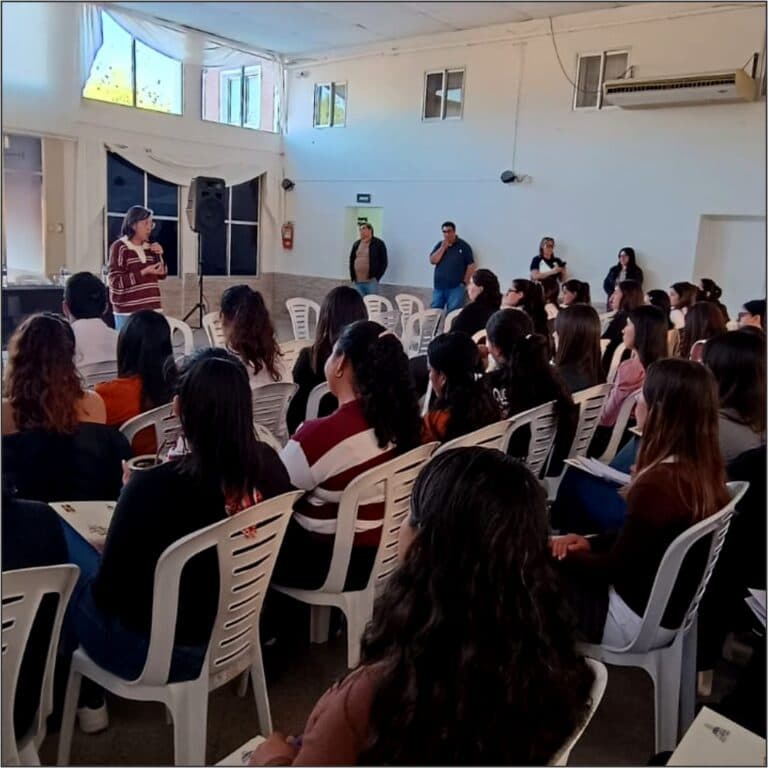 Se llevó a cabo en La Paz la Charla “Primeros pasos en la docencia”