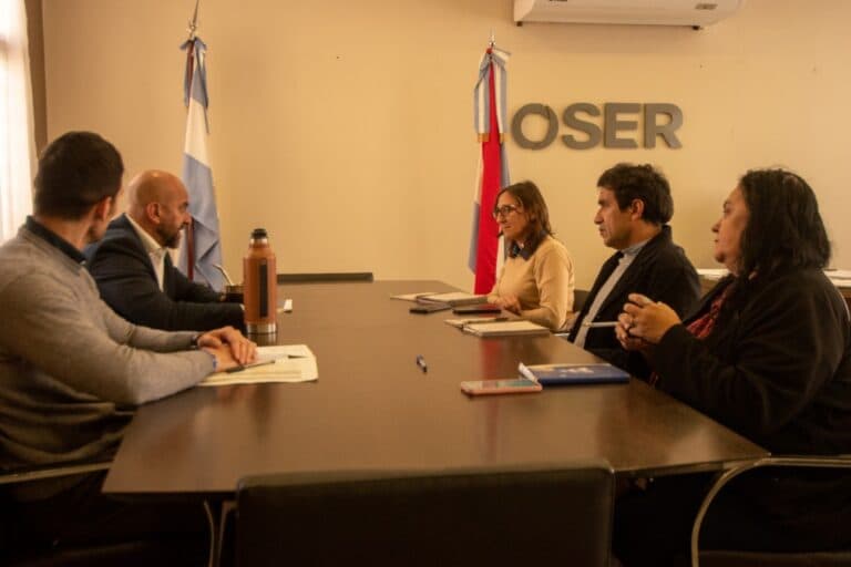 AGMER mantuvo una reunión con el presidente de la OSER