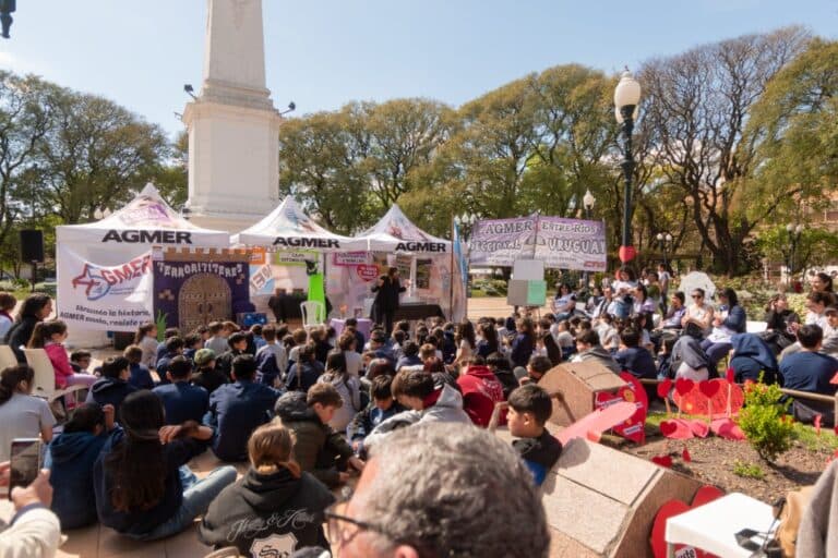 La Escuela Itinerante de AGMER llegó a Uruguay